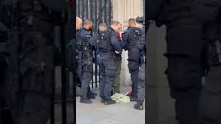 A man has been arrested in Westminster after someone carrying knives outside Parliament london [upl. by Newol]