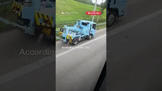 Overturned lorry spills many many drinks onto SLE near Mandai [upl. by Graf]