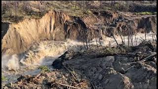 Update Chilcotin River Raging Through Landslide 11 Hours After Dam Breach [upl. by Irrehs]