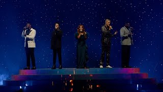 Pentatonix  quotHallelujahquot Live from The Evergreen Christmas Tour 2021 [upl. by Harutak221]