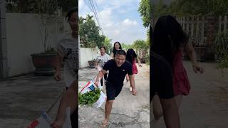 Thanh niên ăn chộm rau bà và cái kết bị chói vào cây😱😱😱shortsshortvideo bacu [upl. by Marelya2]