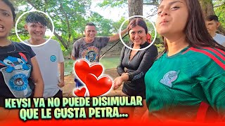 Llegó Petra y a Keisy se le aceleró el corazón de FELICIDAD Te REIRAS con el juego del platano [upl. by Nevak309]