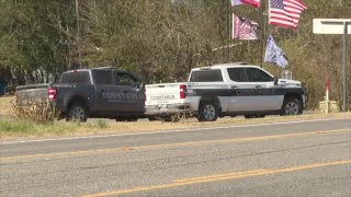 Robertson County residents urged to stay vigilant amid manhunt [upl. by Nicki366]