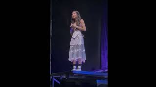 Olivia Rodrigo stops the show for a fan not mine oliviarodrigo livies [upl. by Jamesy]