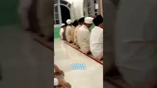 Video sholat aneh bikin merinding horrorstories fyp [upl. by Syverson]