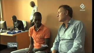 Abidjan  Un brouteur pris en flagrant délit par sa victime française et emprisonné [upl. by Song]