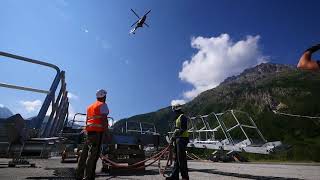 Chantier de la Daille  pose des potences et balanciers au Super Puma [upl. by Oglesby]