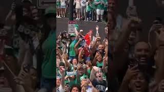 Al Horford se vio feliz cuando vio un letrero de Puerto Plata para el mundo durante desfile [upl. by Serilda]