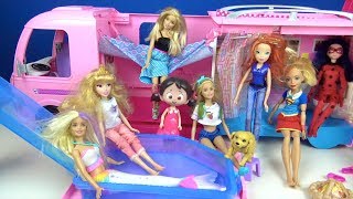 Muhteşem Barbie Rüya Karavanı Niloya Mucize Uğur Böceği Winx ile havuzlu araçta kamp Dream Camper [upl. by Yusem]