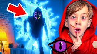 Kleiner JUNGE wird von Maskenmann beobachtet 😱Kein Horrorclown [upl. by Darcee]