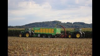 Ensilage maïs 2017 avec John Deere 6210R et cueilleur frontal [upl. by Emmey]