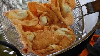 Bangladeshi Chinese Wonton Recipe  Crispy Wonton  Deshi Food Express [upl. by Eevets]