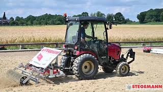 Yanmar SA424VQ Kompakttraktor mit Reitplatzplaner PlatzMax [upl. by Greenfield]