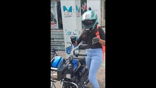 Enana soldran parunga 😂 motoaddicto shorts missmotoaddictto [upl. by Dwan]