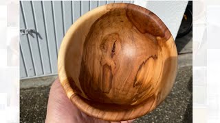 Schale drechseln aus Oma’s Apfelbaum 🍎 Handwerkskunst Drechsler Woodturning Apple Wood [upl. by Irtemed685]