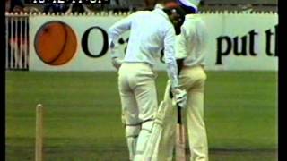 Classic fast bowling  Joel Garner v Greg Chappell at MCG December 1979 [upl. by Arita]