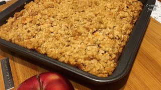 Recette de Crumble aux Pommes  Apple crumble cake [upl. by Jolee]