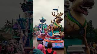 Disneyland Paris Stars on Parade FROZEN disney disneyland parade themepark trending frozen [upl. by Rekoob766]