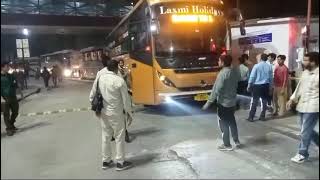 ISBT KASHMIRI GATE Bus stand fees 20mint k baad extra charge k karan bawal 2 [upl. by Portugal]