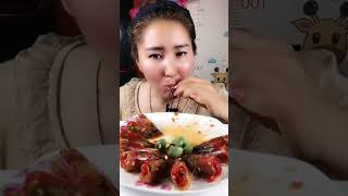 SHE IS EATING SPICY RAW SHRIMP HEAD 🦐 🍤😋 [upl. by Einhorn]