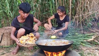 Wow A lots Crabs Catching and Cooking River Crabs for jungle food RinaAdventureAllTime [upl. by Kyl]