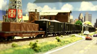 PENNSYLVANIA FREIGHT TRAIN PASSES BLUE COAL DEPOT BROOKFIELD NJ  61012 [upl. by Htebazile]