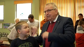 Minister Till Backhaus wird Grundschullehrer [upl. by Ahsienat560]