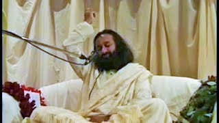 Sri Sri Ravi Shankar Guruji Singing Vittala Vittala Song in satsang [upl. by Trella]