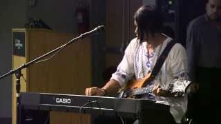 Stanley Jordan plays guitar and piano at the same time [upl. by Azial]