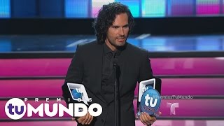 Premios Tu Mundo 2015  Fabián Ríos is the Best Male Villain for Novelas  Telemundo English [upl. by Gensler440]