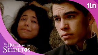 Jacinto quiere salvar la vida de Violeta  El Hotel de los Secretos 22  Capítulo12  tlnovelas [upl. by Karlyn]