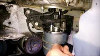 How to change fuel diesel filter on Renault Laguna MK3 20 dci Как поменять топливный фильтр [upl. by Ytinav145]