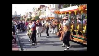 Magic Kingdom Main Street Trolley Show Autumn 2013 [upl. by Beverie]