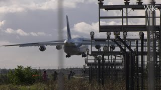 Antonov An124100 landet in Bremen [upl. by Ennaj176]