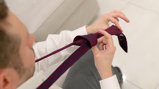 Nodo Cravatta Mezzo Windsor  Half Windsor Knot [upl. by Arakal]