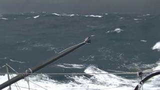 Images de tempête à bord de Finistère Mer Vent  Jean Le Cam  Vendée [upl. by Asyl]