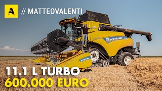 Come si guida una MIETITREBBIA da 600k € Tutti i segreti della New Holland CR890 Revelation [upl. by Nylemaj]