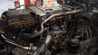 Mercedes Actros DD15 engine rebuild part 3 building up cylinder head and getting engine started [upl. by Anora236]