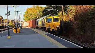 66514 passing through Finsbury Park trainspotter trainspotting trains train freightliner [upl. by Ynattib740]