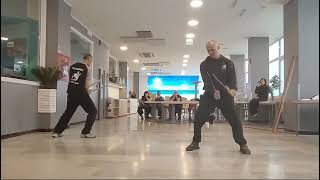 Esibizione dei coltelli a farfalla Wing Chun [upl. by Greiner]