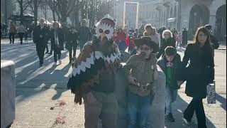 Mascherine e coriandoli la festa di carnevale 2024 a Bergamo [upl. by Drugge]