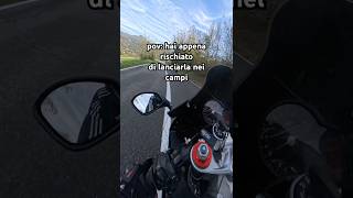 umidiccio e linea bianca che combo😂 aprilia smartphone rsv4 bikelife motovlog perte bikers [upl. by Grizel874]