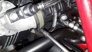 Moto Guzzi V85 TT – Replacing Original Hose Clamps on Throttle Body Hose [upl. by Erret]