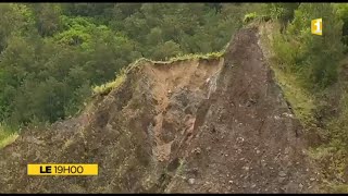 Les glissements de terrains de grande ampleur à Salazie [upl. by Ayotl141]