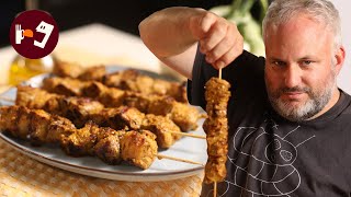 Cómo hacer los mejores PINCHOS MORUNOS caseros receta SÚPER FÁCIL para BARBACOA o PLANCHA [upl. by Arimas232]