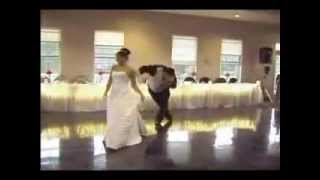 Danse de mariage drole  a voir absolument [upl. by Assilac]