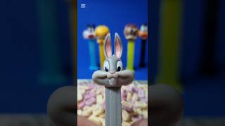 ASMR Dispenser Pez 🍬 Looney Tunes Bugs Bunny 🐰 asmr pez looneytunes [upl. by Eednim]