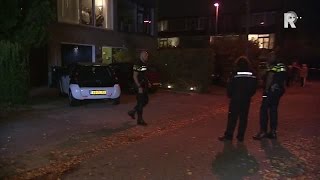 Politie vindt dode man na brand in huis Ommoord VIDEO [upl. by Einnos]