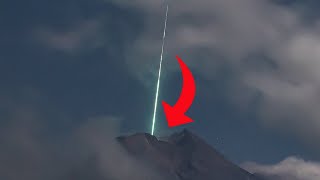 Meteorito Cae Sobre Volcán más Activo de Indonesia Momento Exacto Monte Merapi [upl. by Nylia336]