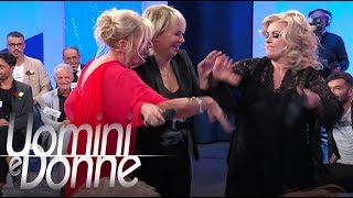 Uomini e Donne Trono Over  Tina Vs Gemma acceso confronto in studio [upl. by Rowan738]